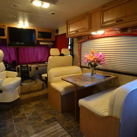 Luxury American Rv With Hot Tub West Chiltington Exterior photo